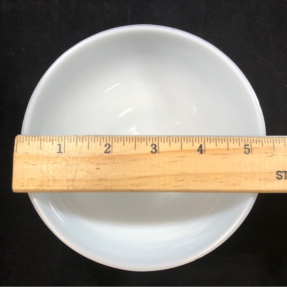 3 MILK GLASS PEDESTAL BOWLS/CANDY DISHES. 2 ROUND BOTTOM/1 SQUARE BOTTOM - Picture 6 of 13